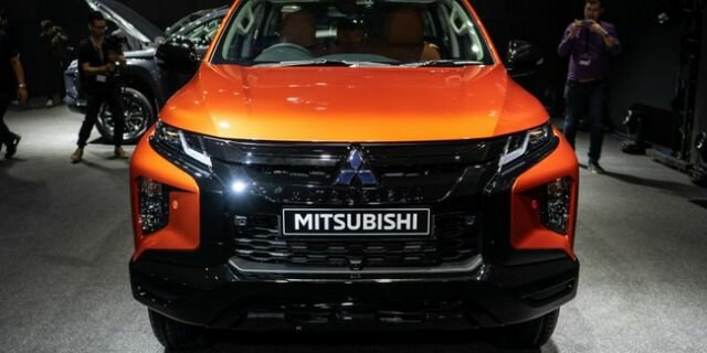 2021 Mitsubishi Triton front