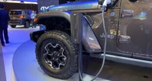 2022 Jeep Gladiator 4xe side