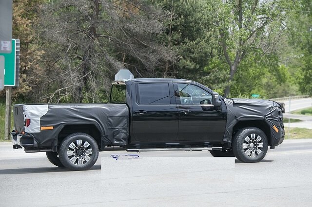 2023 GMC Sierra HD side