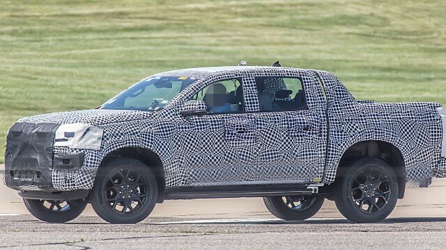 2023 VW Amarok side
