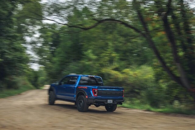 2023 Ford F-150 Raptor rear